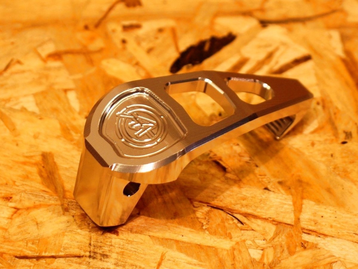 画像4: JZ BIKES アルミ削り出しコンビニフック（ブラック/ガンメタ/シルバー/ブロンズ/ゴールド/レッド/ブルー/グリーン/パープル）［3型シグナスX/マジェスティS］ (4)