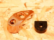 画像5: JZ BIKES アルミ削り出しコンビニフック（ブラック/ガンメタ/シルバー/ブロンズ/ゴールド/レッド/ブルー/グリーン/パープル）［1〜2型シグナスX］ (5)