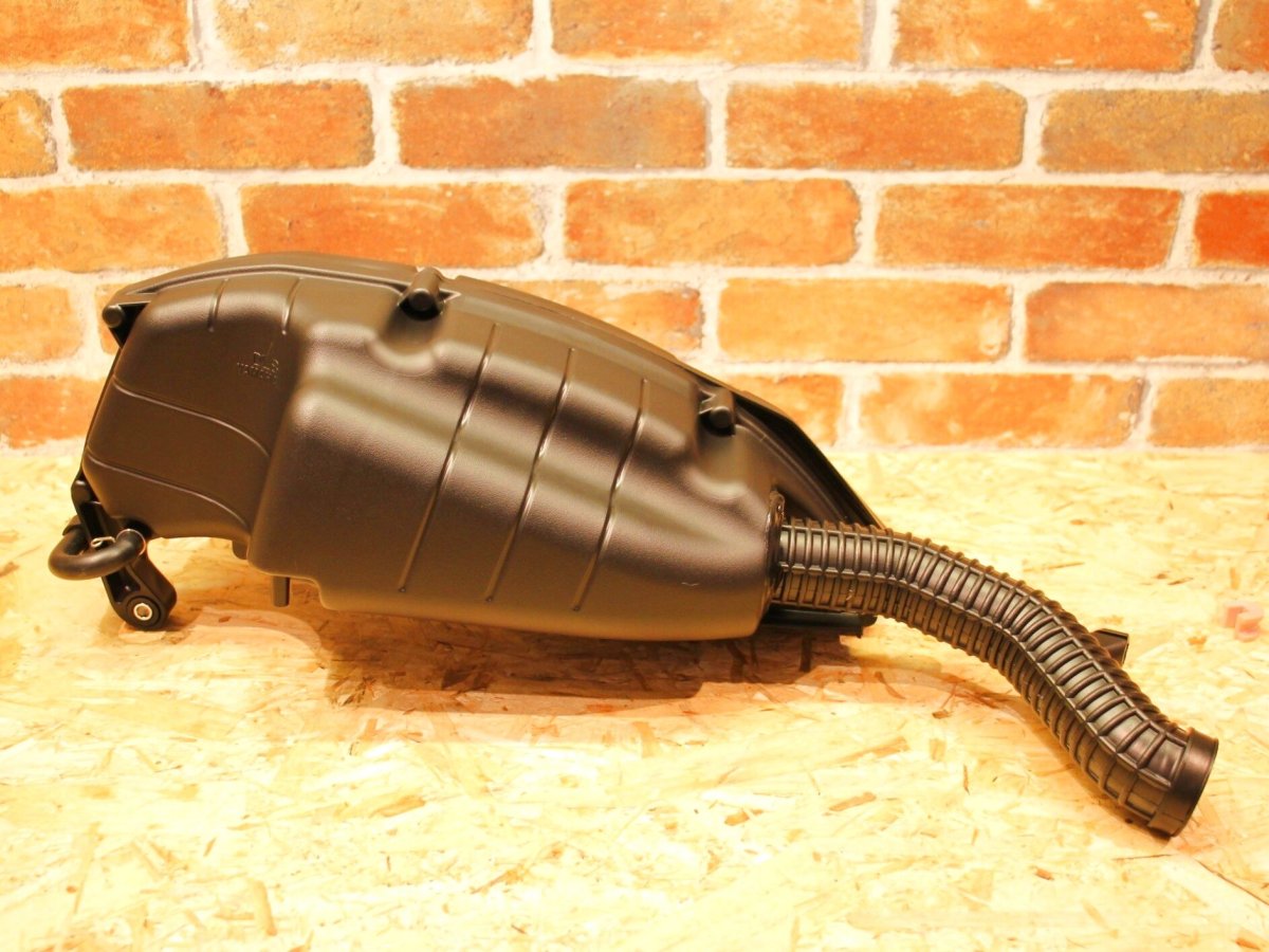 画像4: ヤマハ純正 7型シグナスX純正エアークリーナーBOX ASSY DL8-E4410-00 [7型シグナスX・グリファス・2型NMAX125/155・X FORCE] (4)