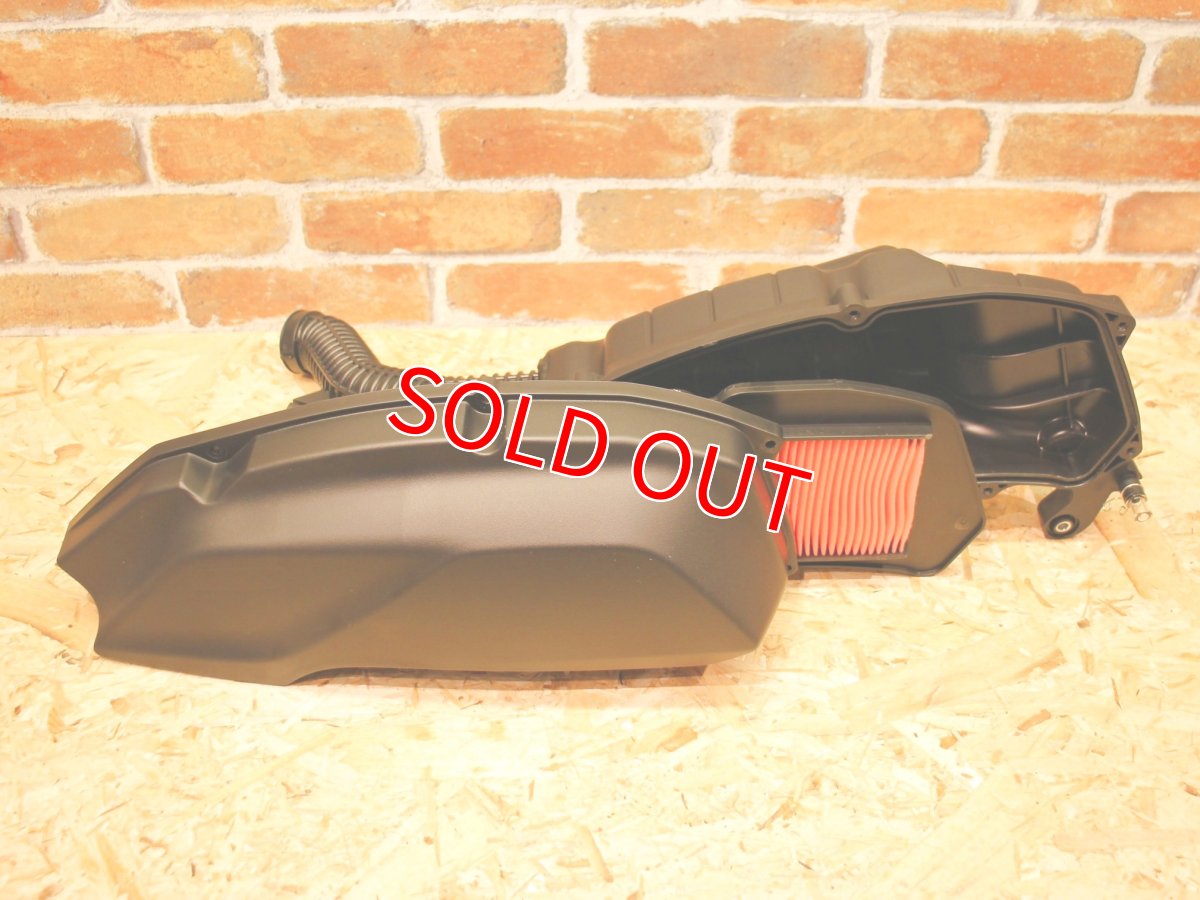 画像2: ヤマハ純正 7型シグナスX純正エアークリーナーBOX ASSY DL8-E4410-00 [7型シグナスX・グリファス・2型NMAX125/155・X FORCE] (2)