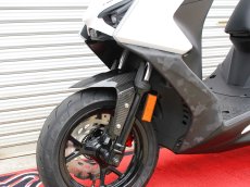 画像7: カーボンフロントフェンダーType2［7型シグナスX・シグナスグリファス］ (7)
