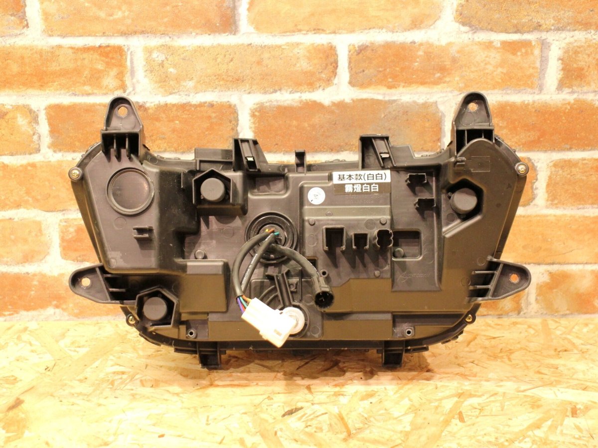画像4: 中古品！AJ light design AJ6 4眼スクエアヘッドライト シーケンシャルウインカー [シグナスグリファス] (4)