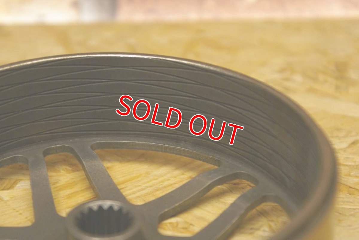 画像2: 新雅部品 軽量クラッチアウター 線型 643g　[シグナスX・BWS125] (2)