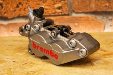 画像11: brembo ブレンボ キャストキャリパー P4  (40mmピッチ) （右用/左用） (11)