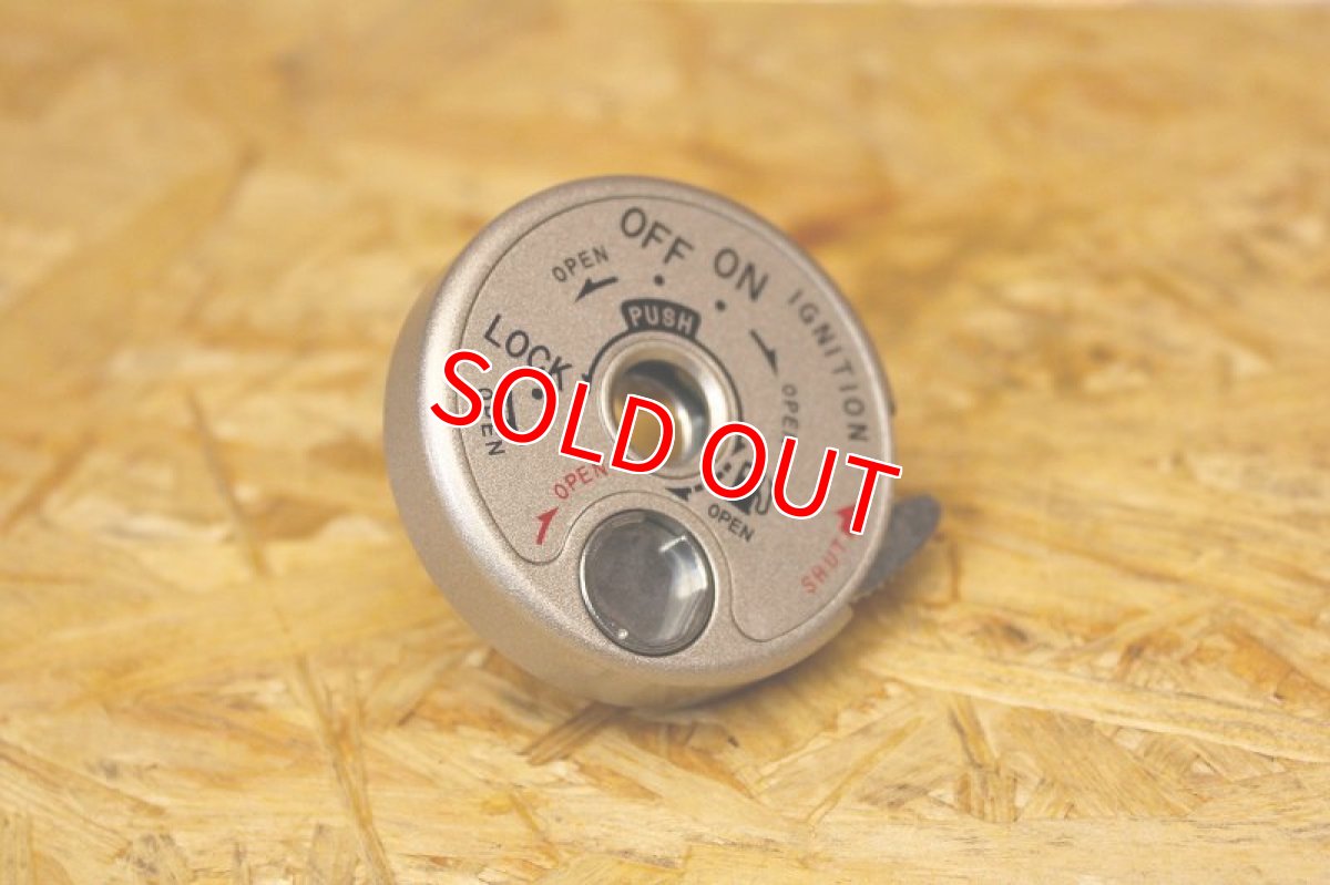 画像5: 台湾仕様メインキー・燃料キャップセット（2・3型 シグナスX / 4・5型シグナスX） (5)