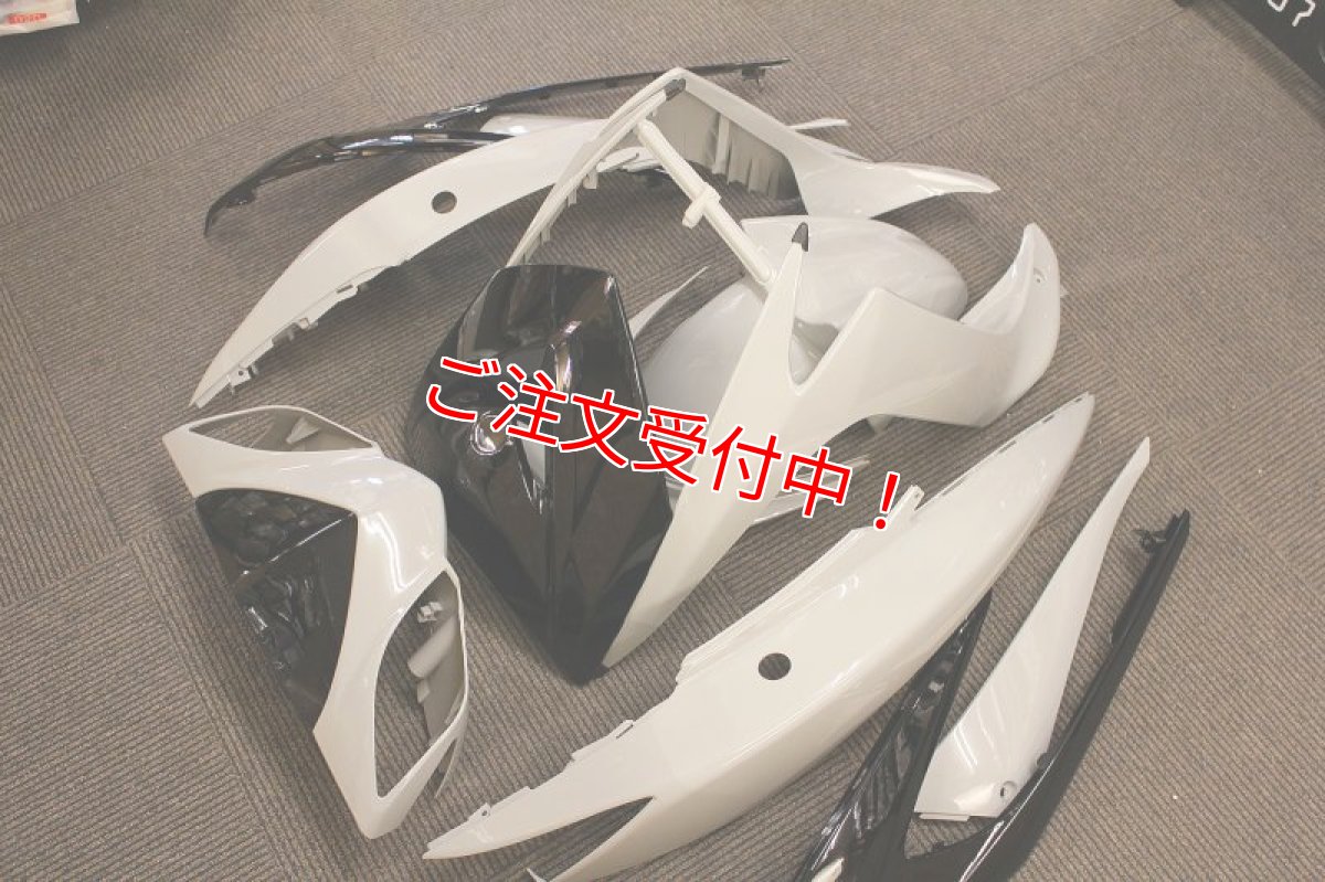 画像2: 純正品質 3型シグナスX 外装 カウル11点セット [3型シグナスX] (2)