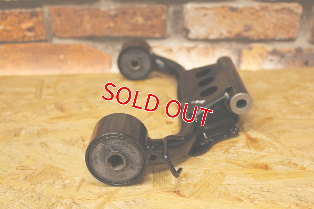 画像5: 台湾ヤマハ純正 エンジンハンガー （ラージブッシュタイプ） [2〜5型シグナスX・BW'S125] (5)