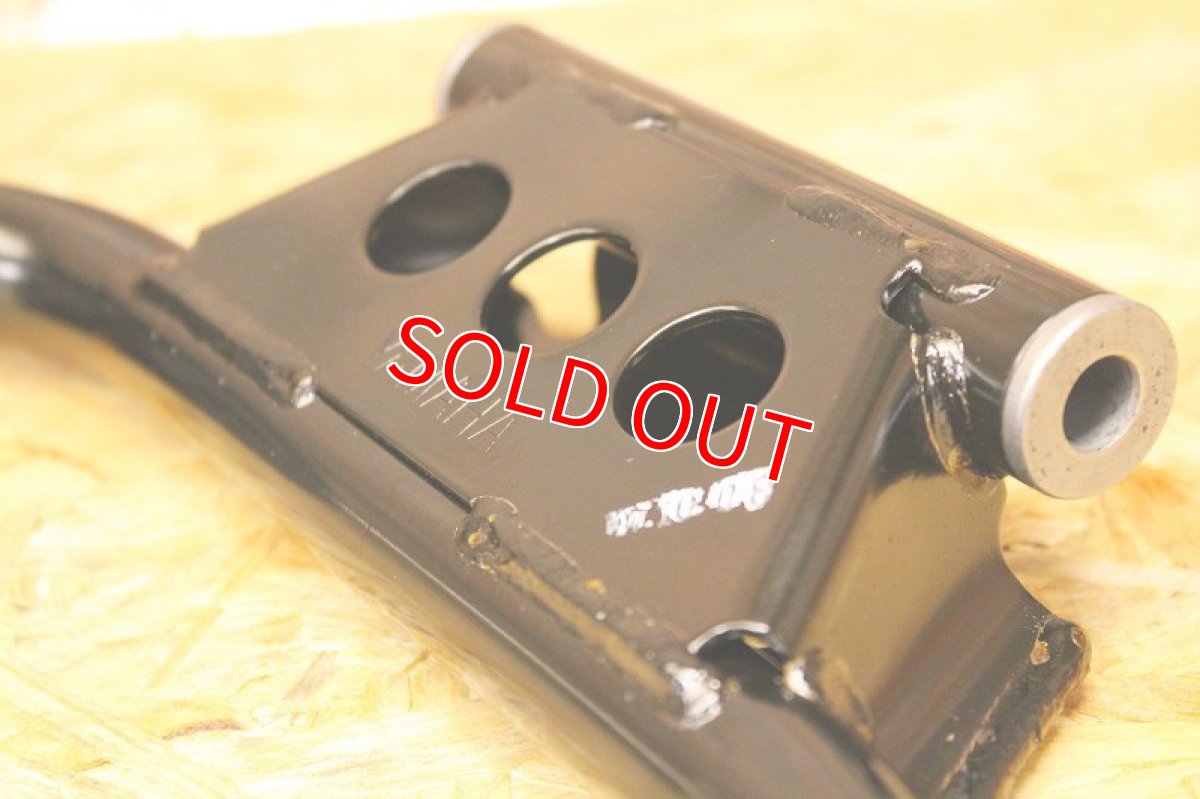 画像4: 台湾ヤマハ純正 エンジンハンガー （ラージブッシュタイプ） [2〜5型シグナスX・BW'S125] (4)