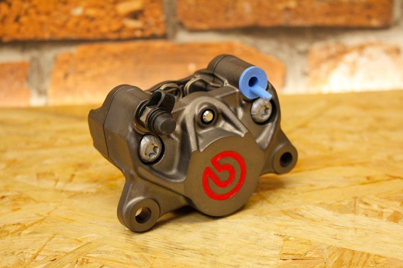 brembo ブレンボ キャスト キャリパー (84mmピッチ) 新カニ 赤ロゴ