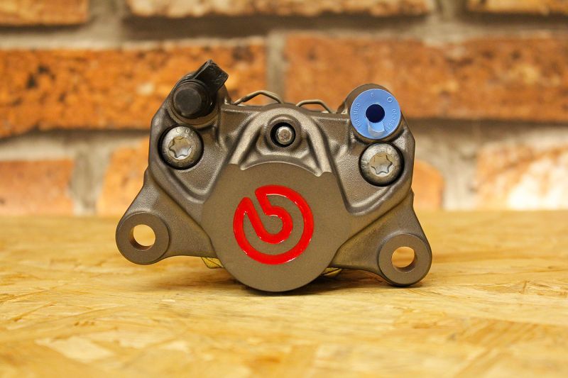 brembo ブレンボ キャスト キャリパー (84mmピッチ) 新カニ 赤ロゴ